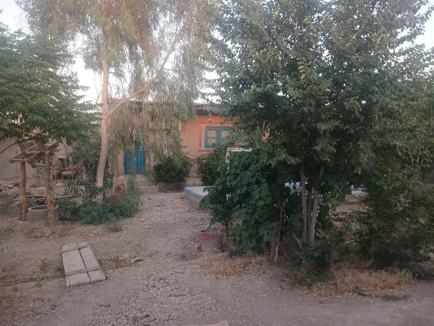 فروش باغ با ساخت سنتی در دستجـا