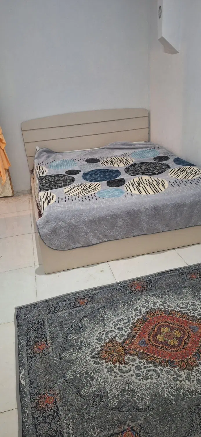 یک باب منزل