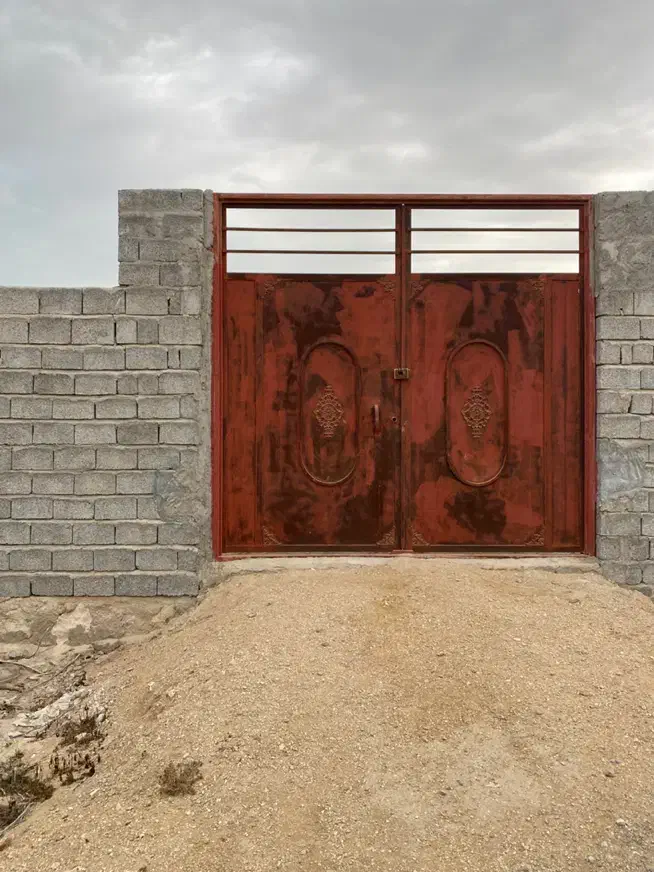 ساختمان نیمه کاره در تم سنتی