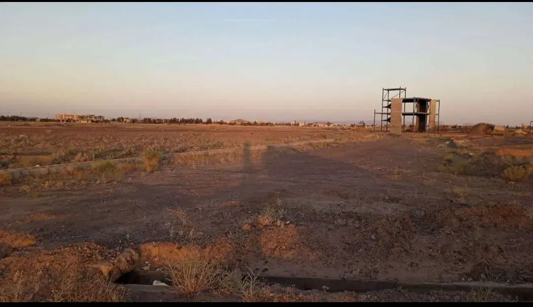 زمین فروشی
