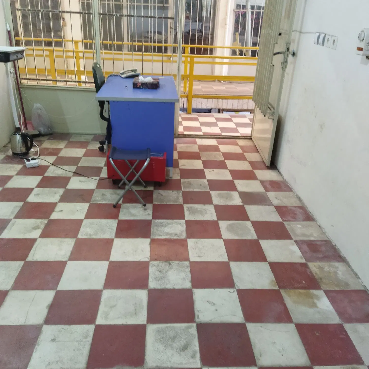 فروش یا اجاره دفتر کار ومغازه