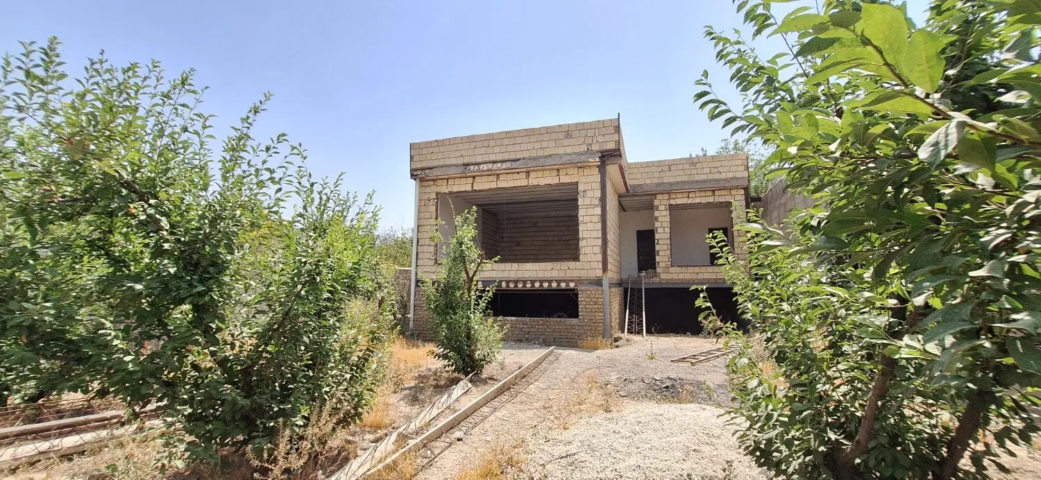 ۳۵۰ متر ویلای نیمه کاره در تاپ لوکیشن تهراندشت