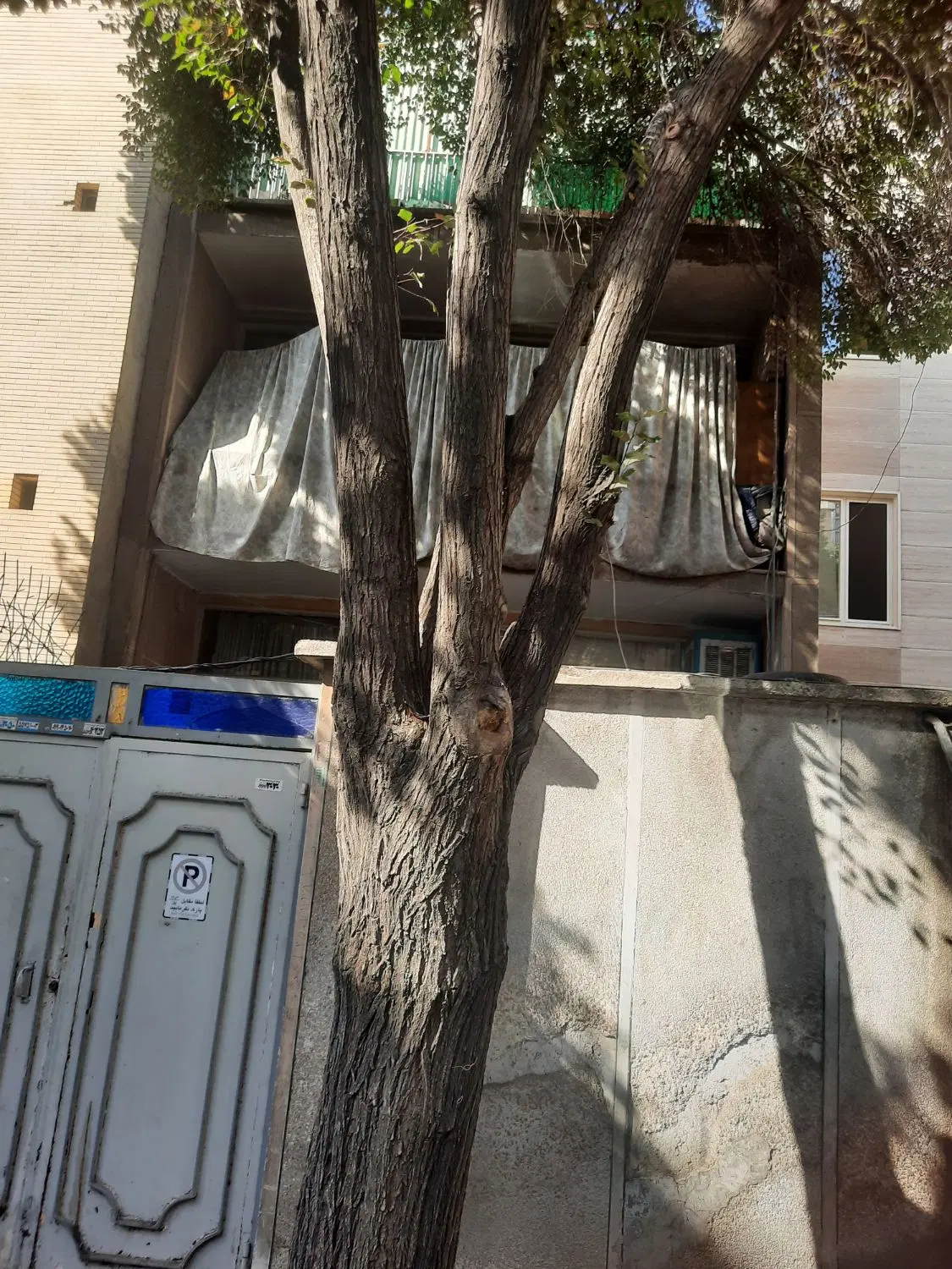 خانه ی دربستی