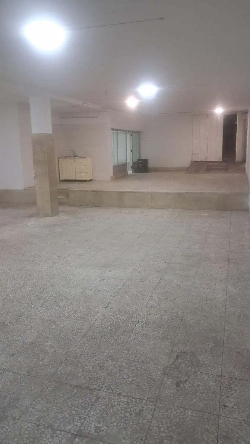 زیرزمین تجاری برای باشگاه بانوان