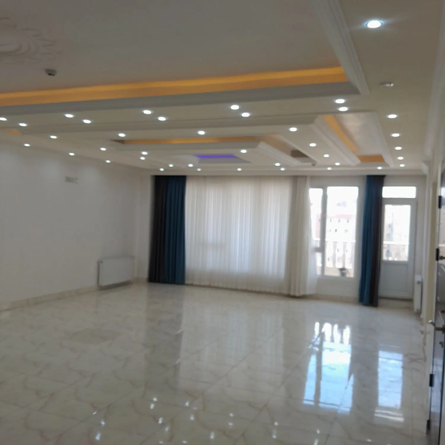 آپارتمان ۱۸۷ متری در رودکی برمتین
