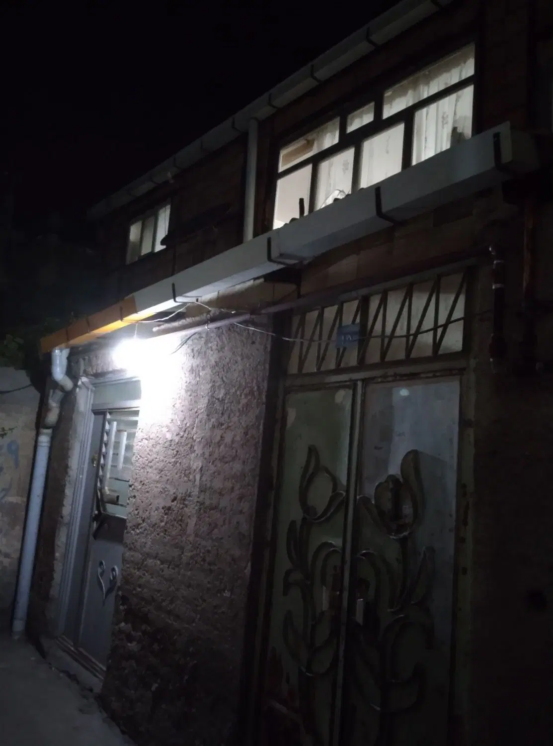 خانه دو طبقه ماشین نرو