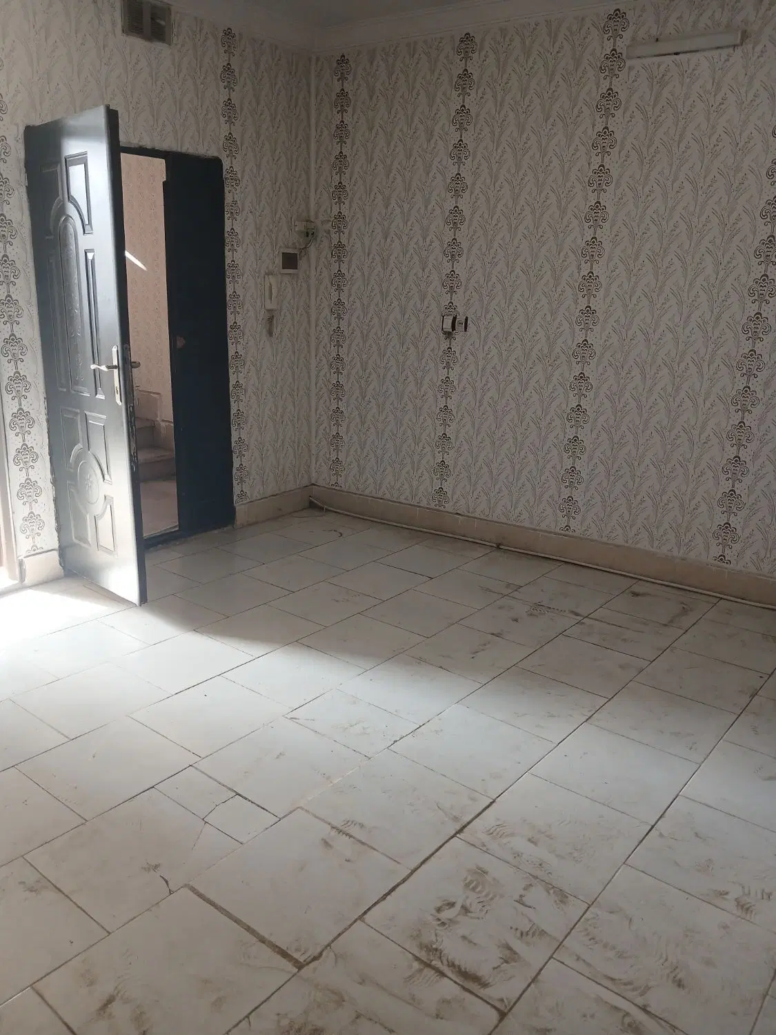 آپارتمان طبقه سوم