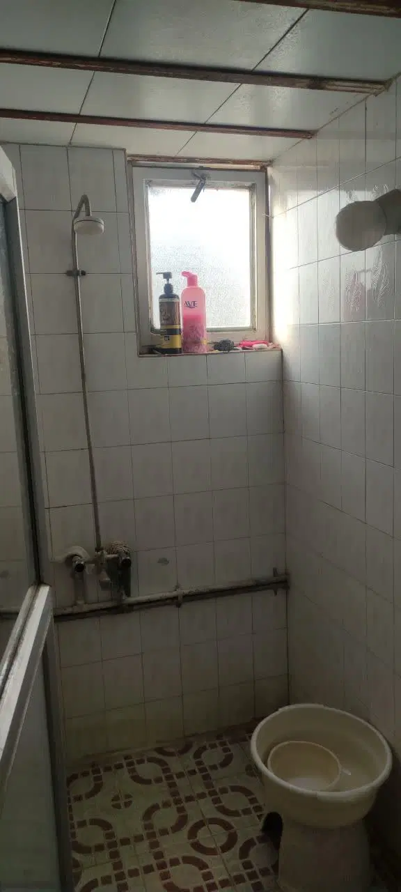 طبقه اول به مساحت ۱۰۰متر