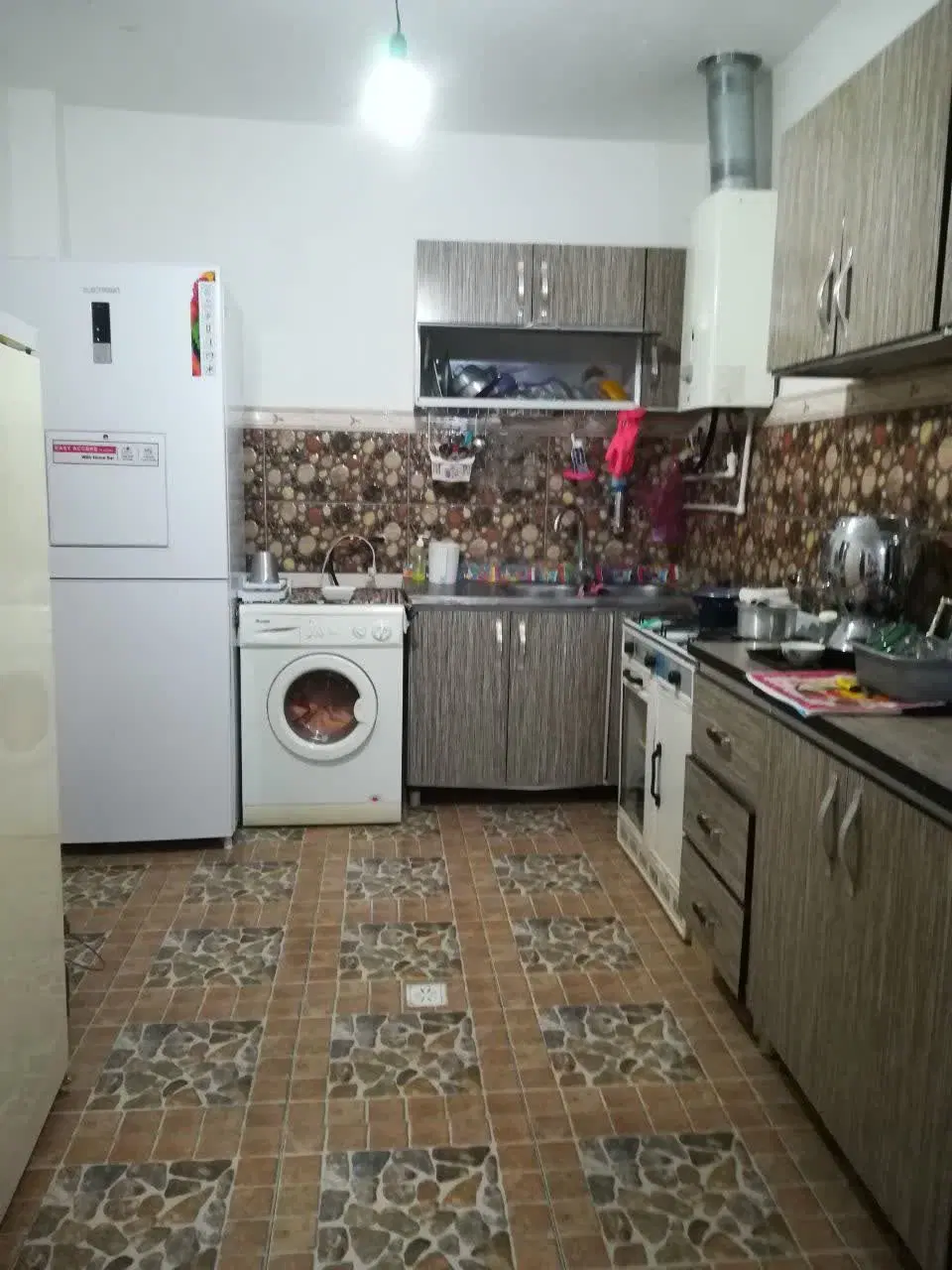 آپارتمان خیابان معلم