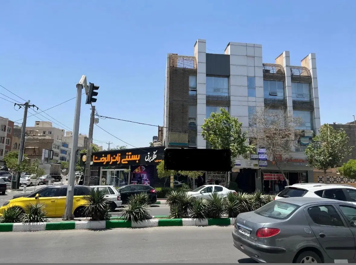 مزون ۸۰مترتجاری اول صیاد شیرازی -وکیل آباد-واگذاری