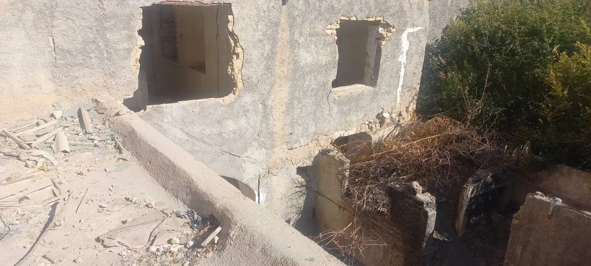 ویلایی ۲۰۰ متری ، خشت و گلی ، سی سر