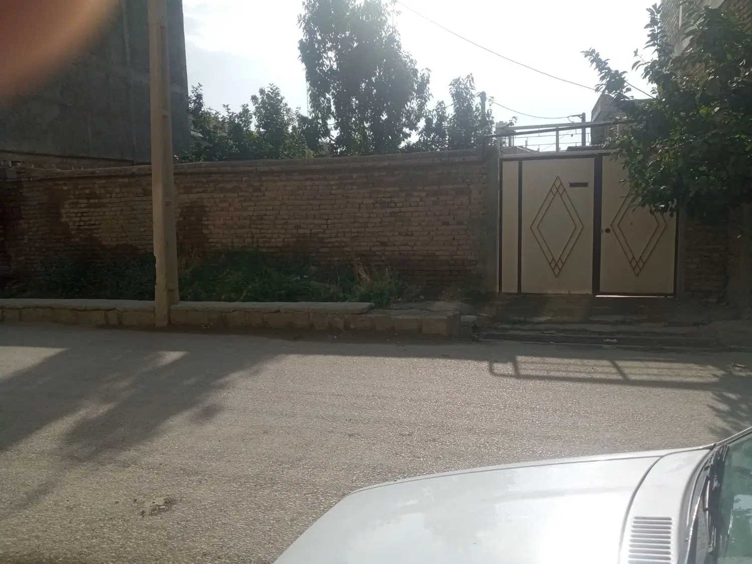 زمین بر خیابان اتحاد