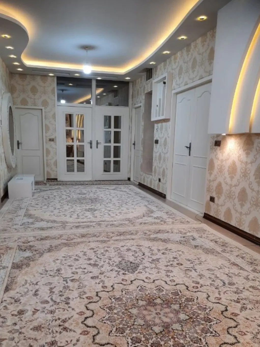 ویلایی ۲۲۶ متری بازسازی شده در حکیم شفایی