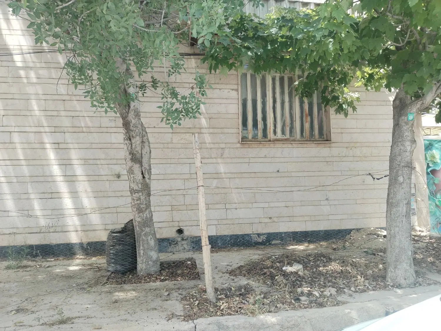 ملک تجاری مسکونی فلکه قهرمانان میانرود