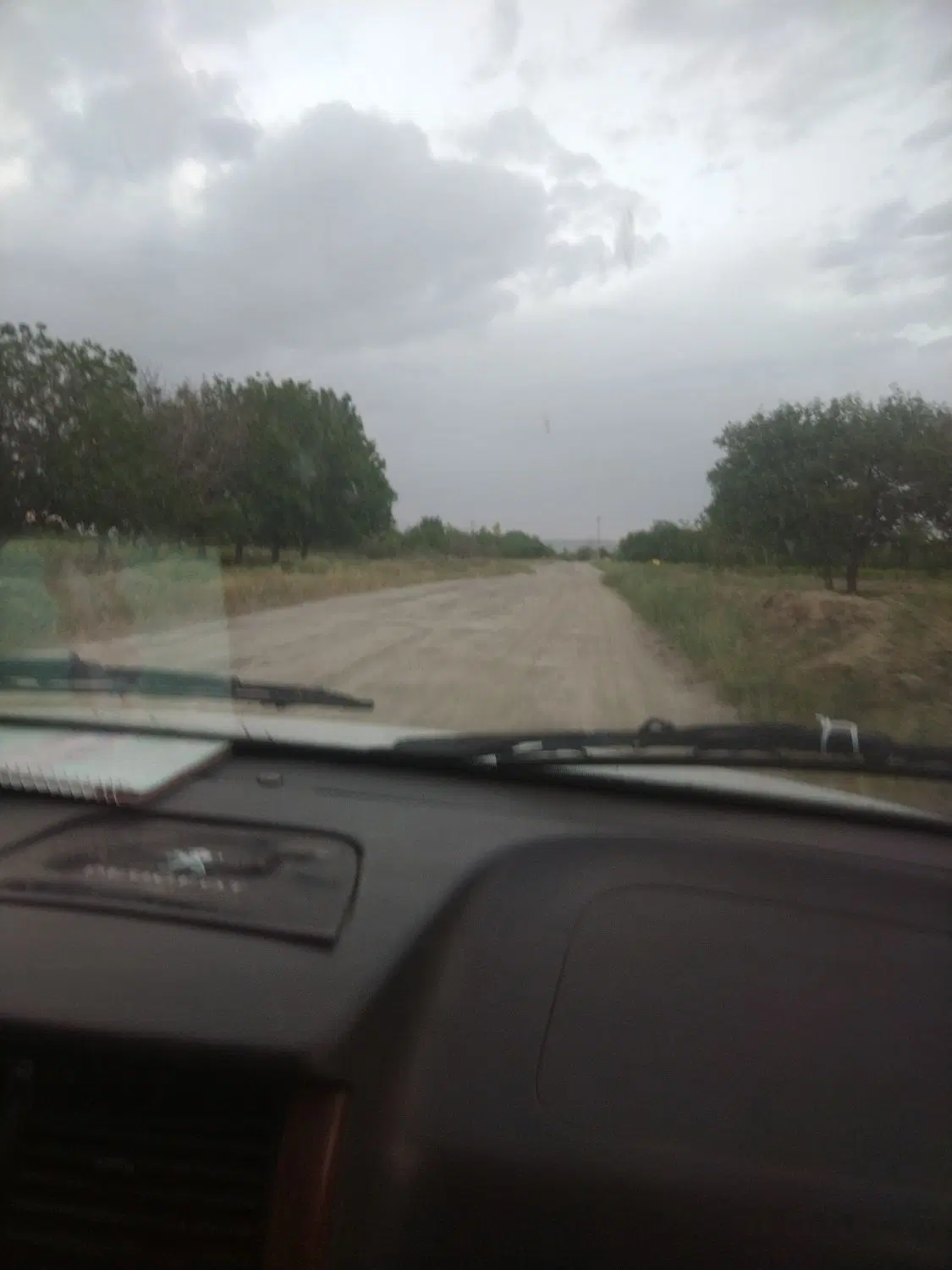 4500متر باغ انگوری با3_45آب در روستای می اباد