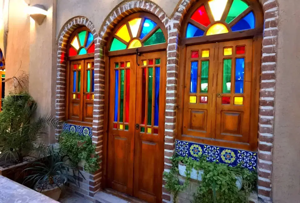 معاوضه آپارتمان شیک دو خوابه اصفهان با  تهران