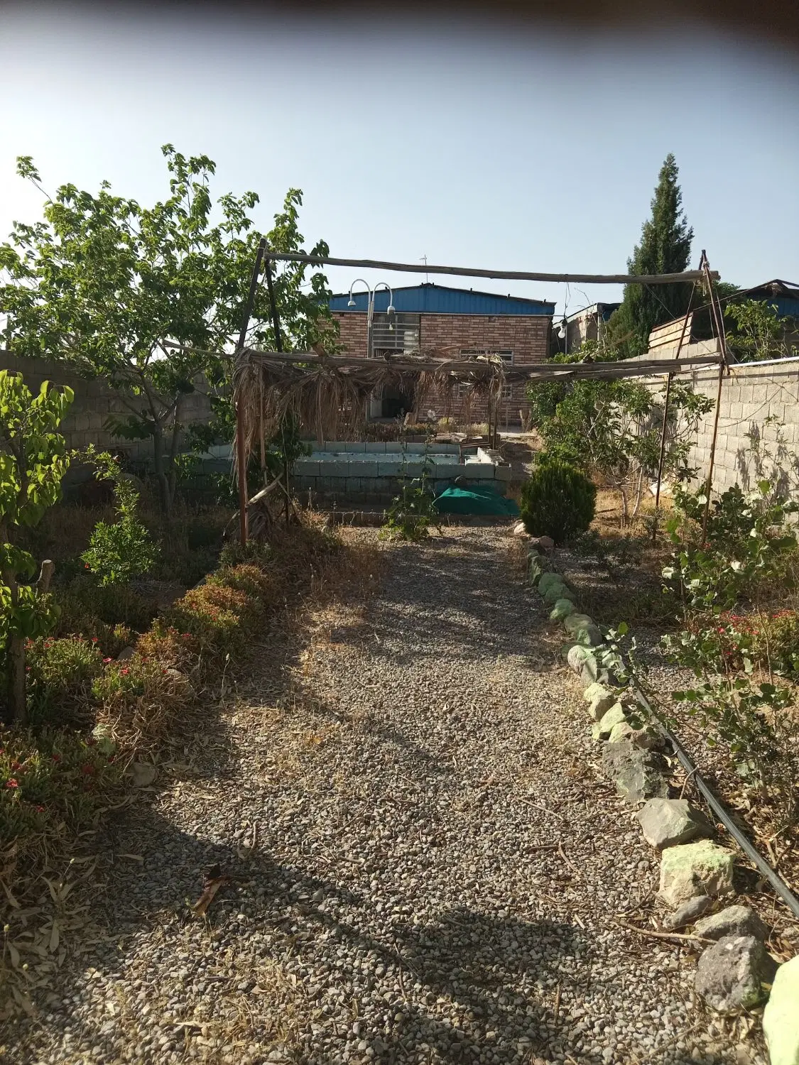 خونه باغ ده بالا دهکده محمد آباد