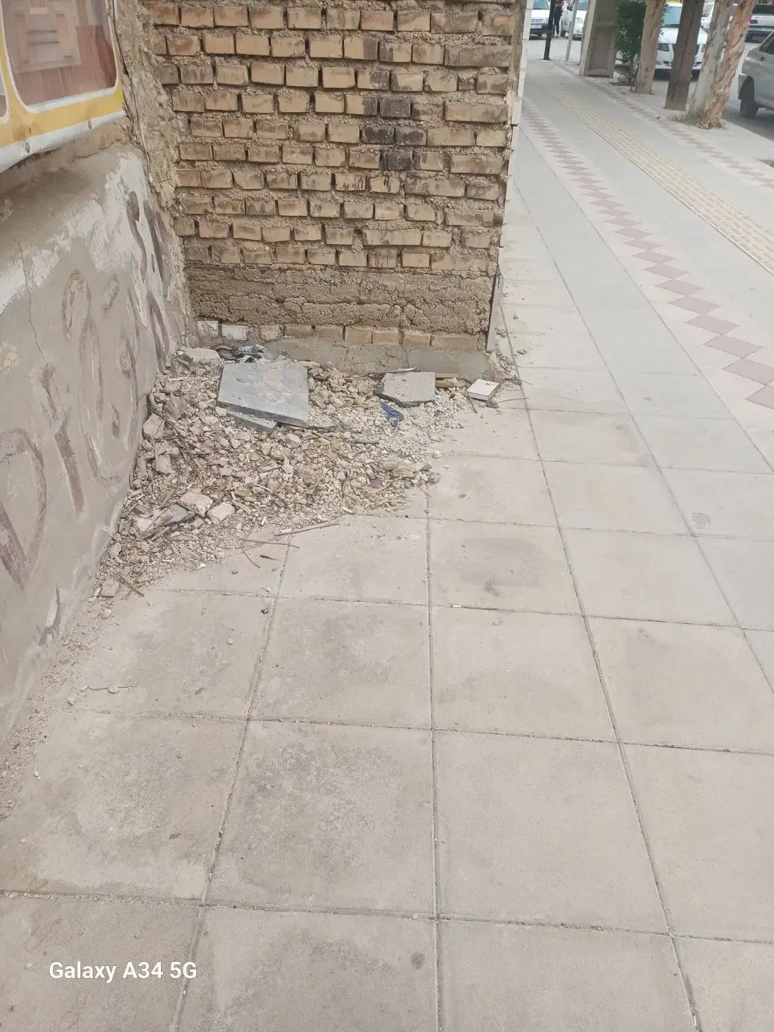 فروش زمین مسکونی  خ امام  قبل از پیچ بهشت اباد