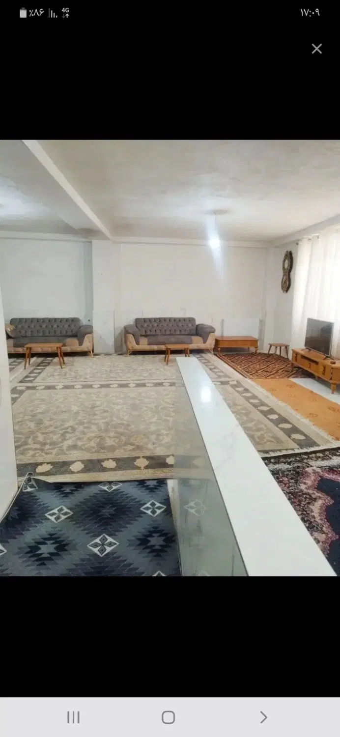 خانه همکف انقلاب