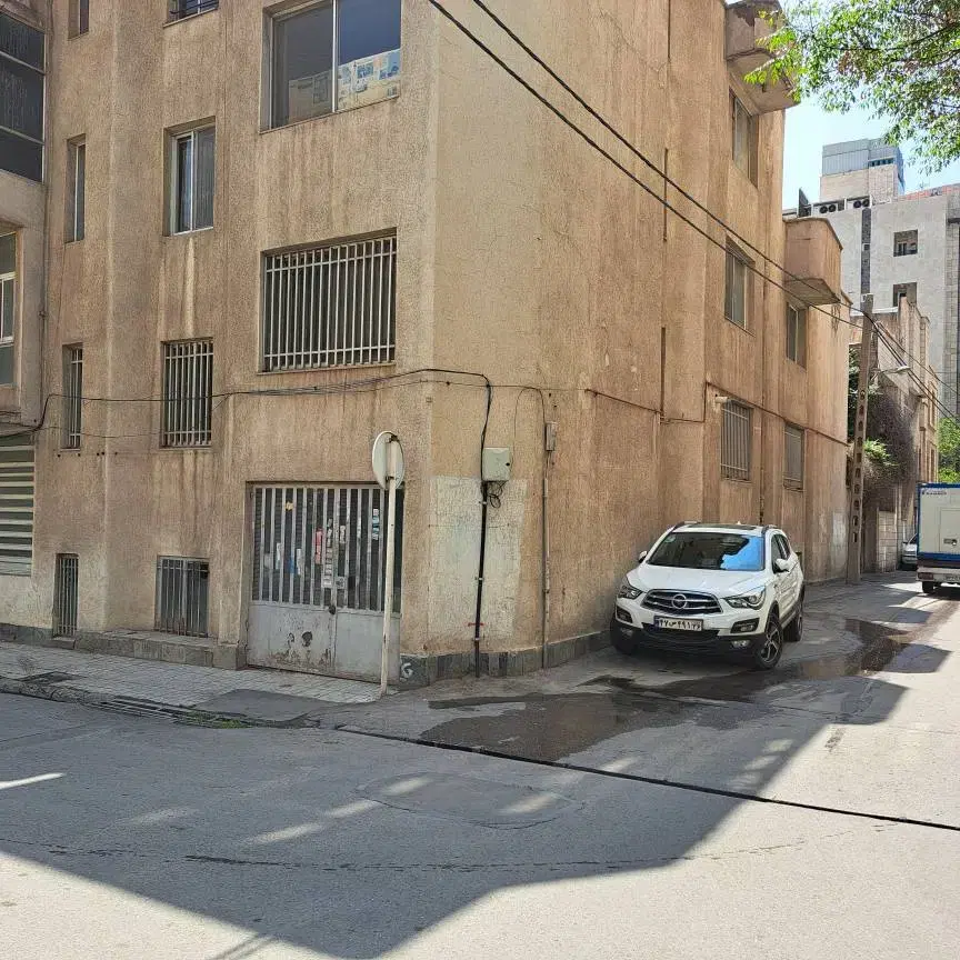 آپارتمان۱۷۲متر۳خوابه طبقه اول طرح شکسته راهنمایی۲۰