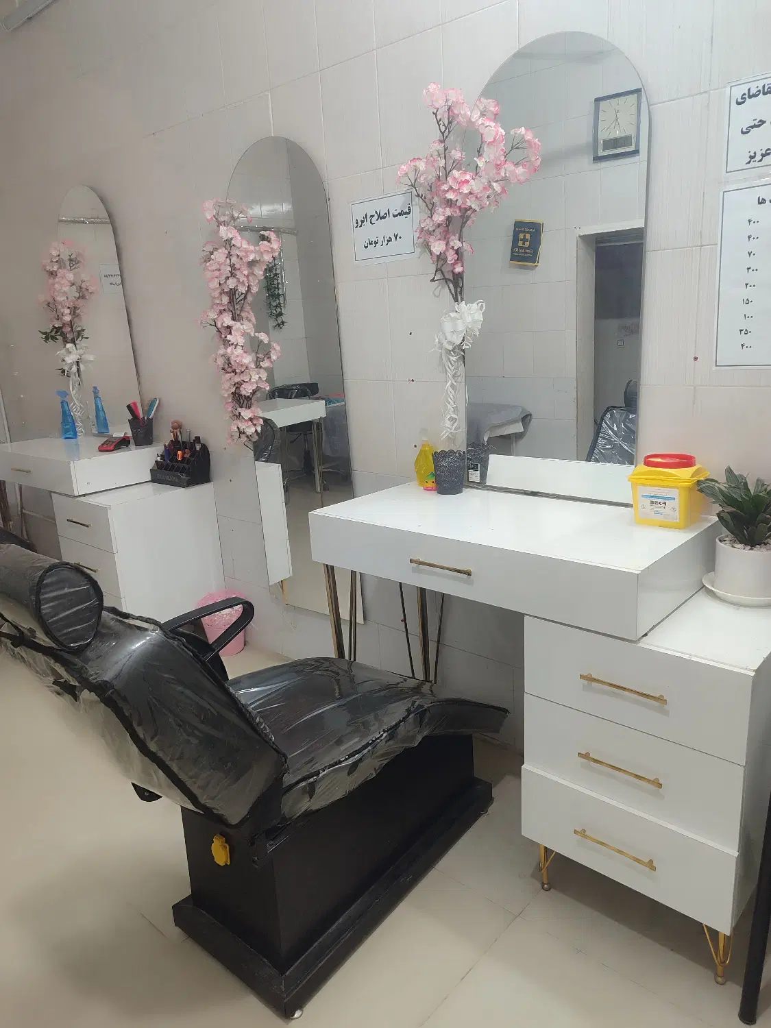 مغازه در گنبد سبز