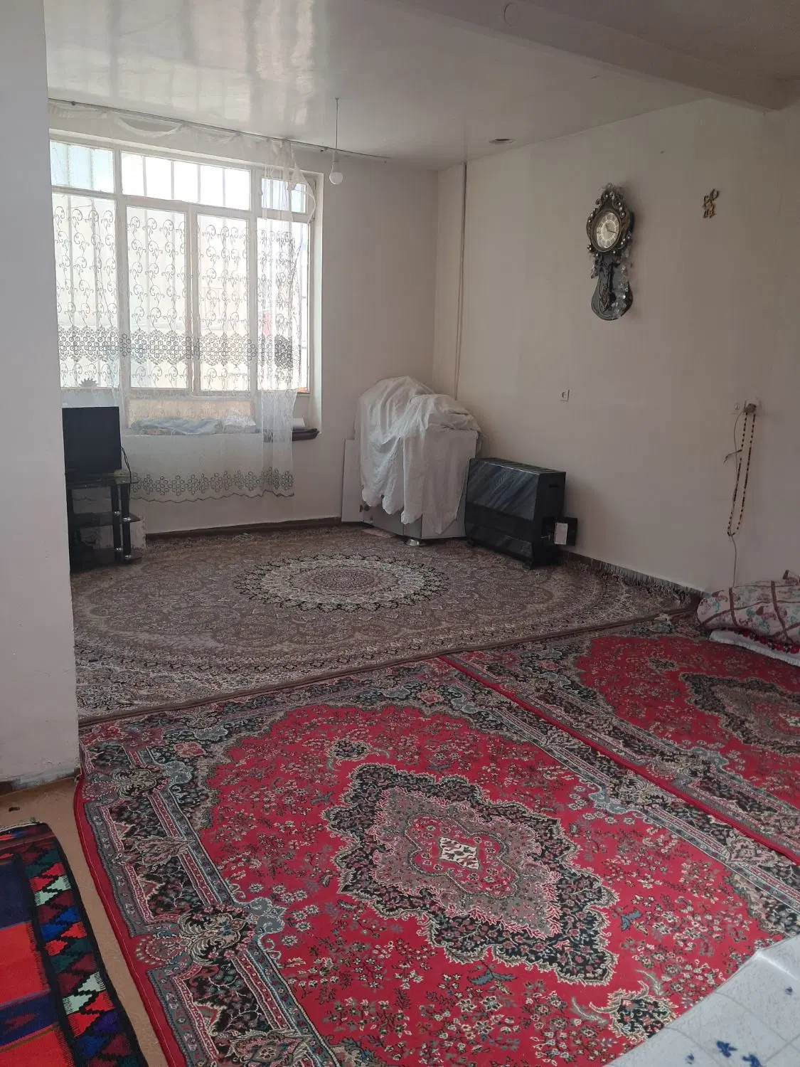 دو خواب، حیاط ماشین رو فریدونی