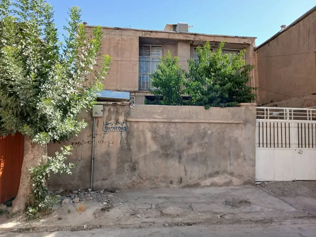 دو طبقه خانه