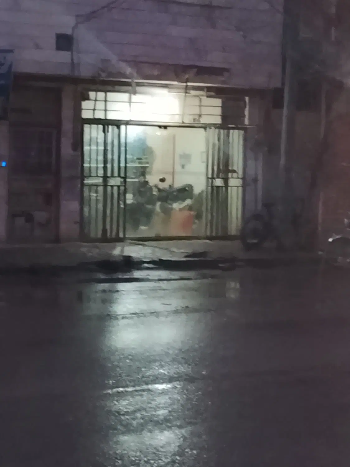 یک مغازه در حاشیه کلته محمدعلی پهلوان