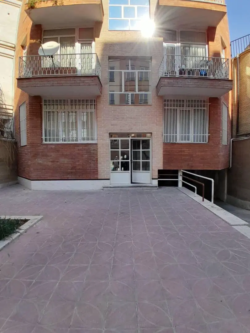 میدان ولیعصر ۱۰۰ متر ۲ خوابه