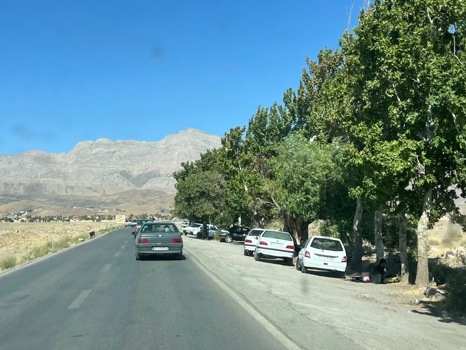 فروش فوری ویلاباغ درکرمان،نوسازداخل شهرک امن آرام
