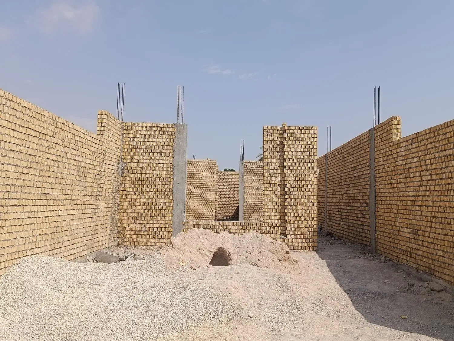 خانه نیمه ساخت زیر تیرچه .کیمه غربی ۶.