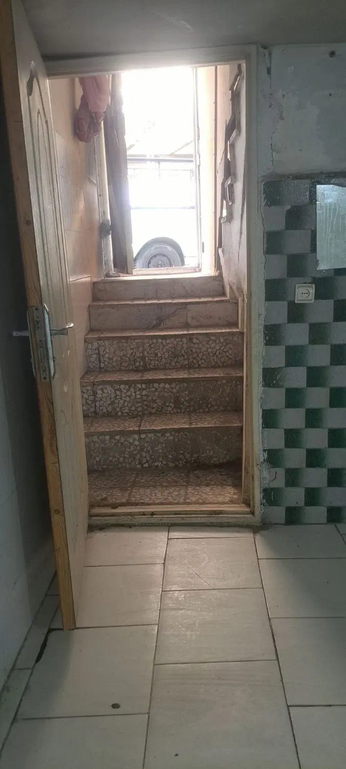 زیرزمین مناسب انبار