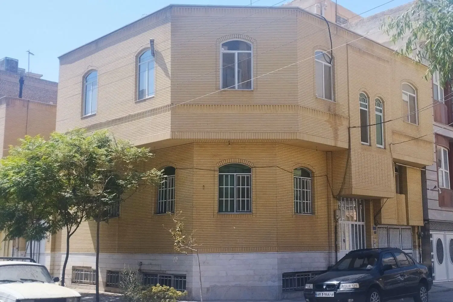 ملک ۳ طبقه، دو  بر،  خیابان فجر