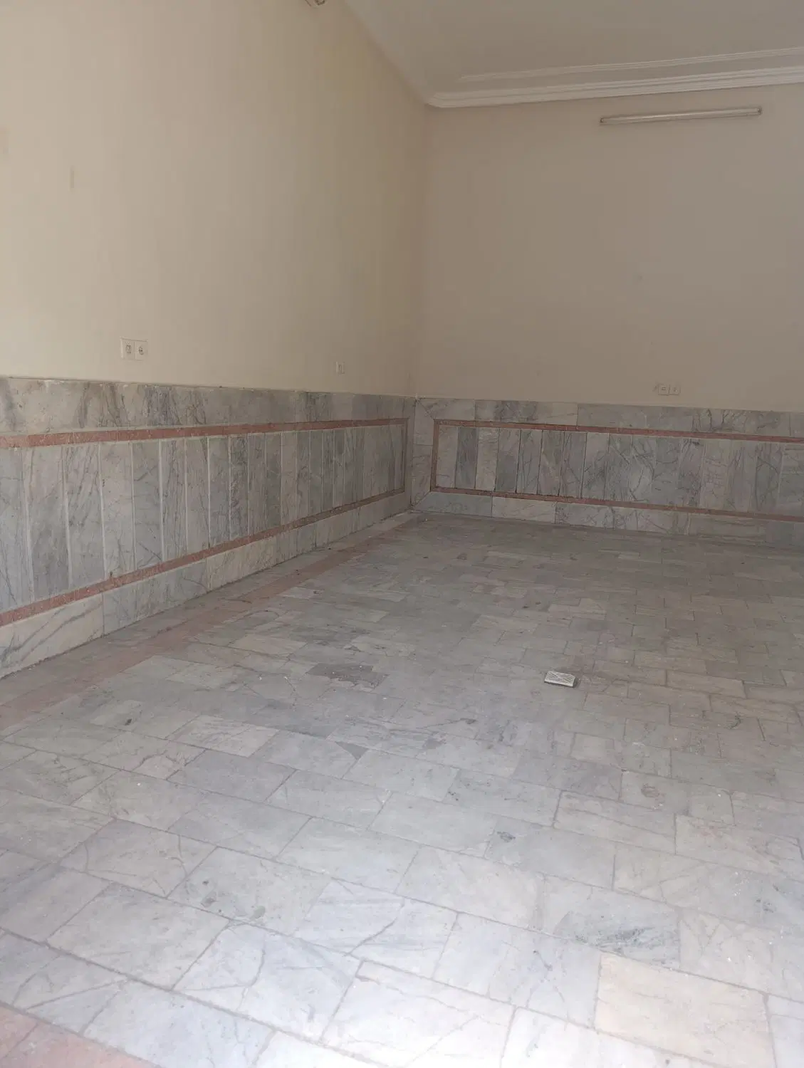 اجاره مغازه بر مصطفی خمینی