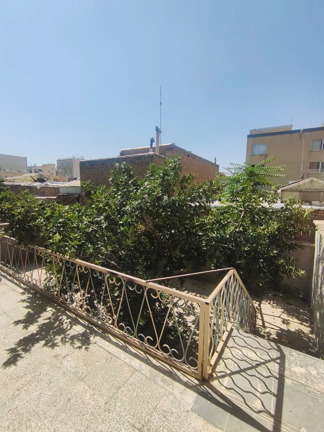 اجاره ویلایی ۲۴۰ متری دربست