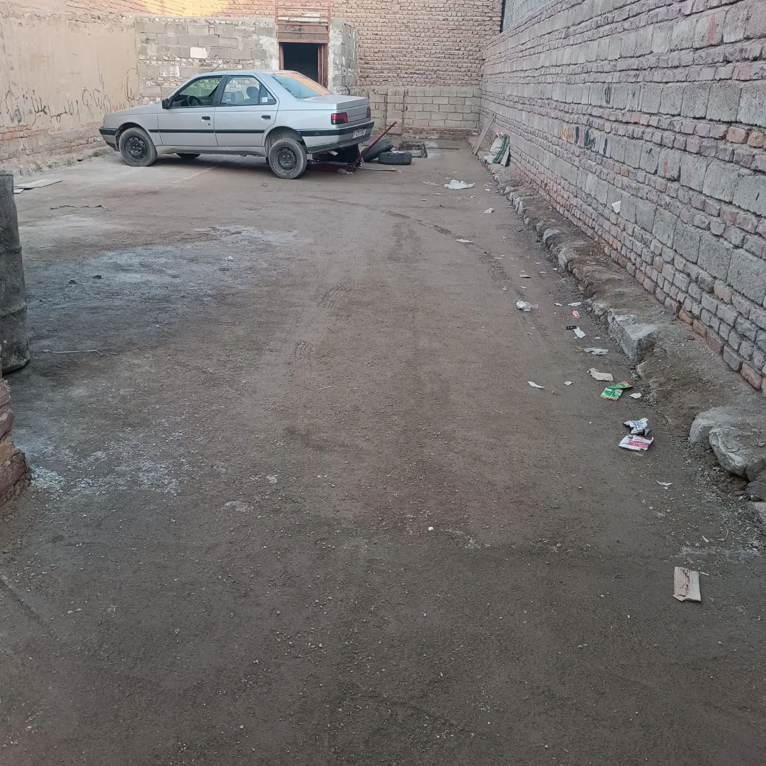 مغازه ۲۵متری واقع در شهرک کارگاهی خیابان کاوش