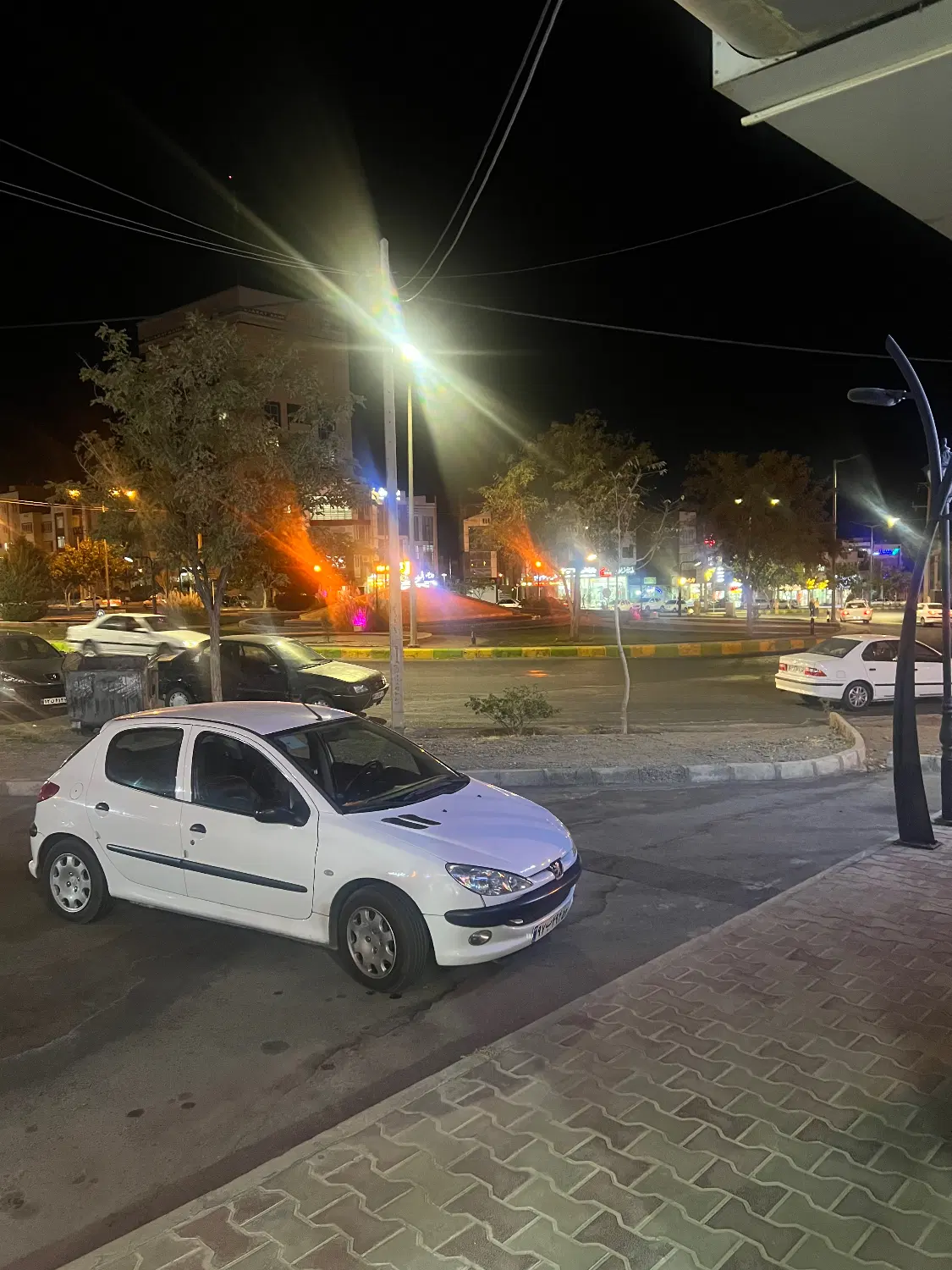 مغازه فروشی همکف و زیر زمین
