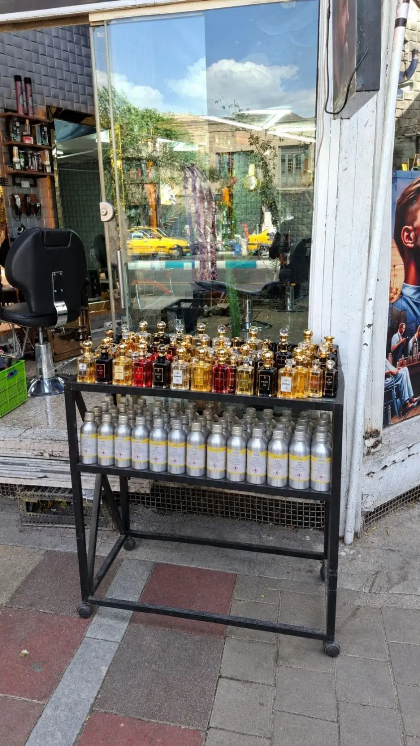 عطر فروشی پر تردد.(بازار)
