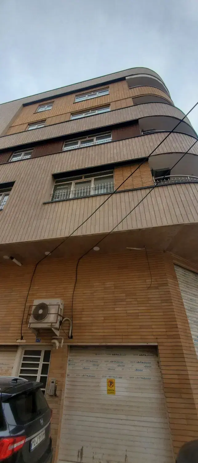 آپارتمان ۱۱۱ متری مالک اشتر نورگیر عالی