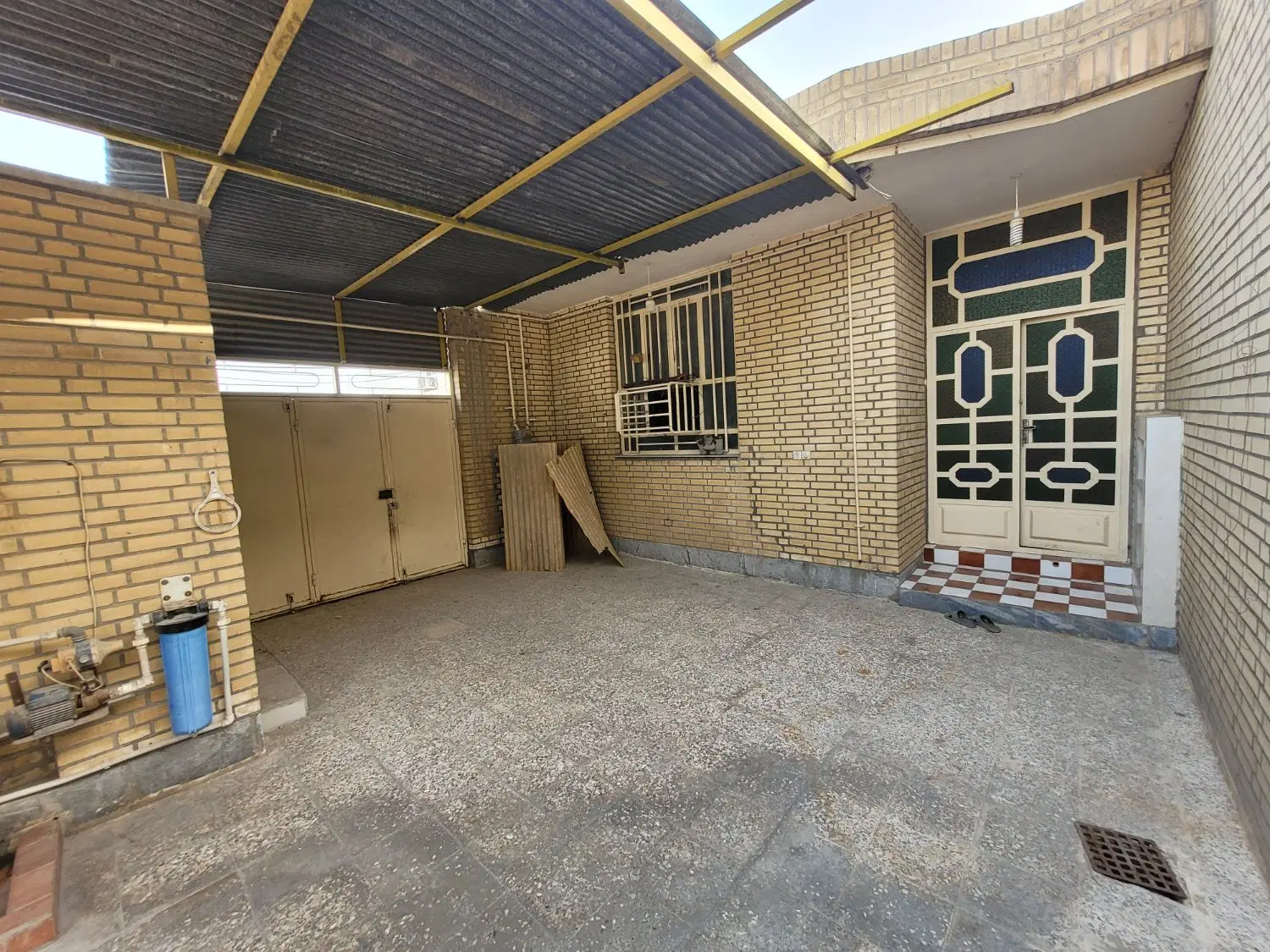 ملک مسکونی،تجاری