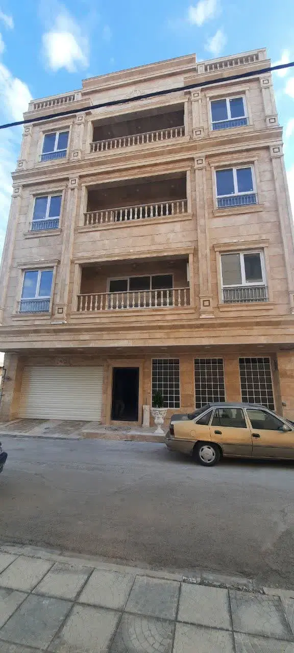 آپارتمان ۱۰۰ متری شیک و تمیز
