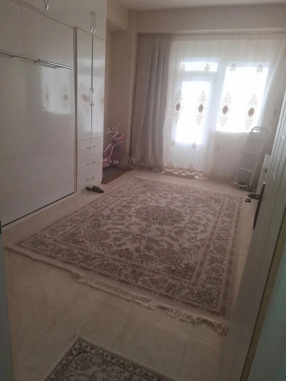 آپارتمان سه خوابه یاغچیان قدر