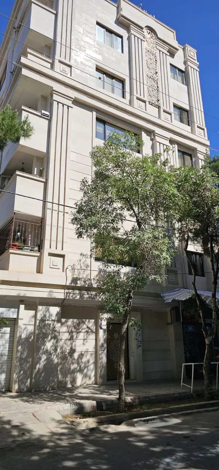 واحدومغازه فرهادی