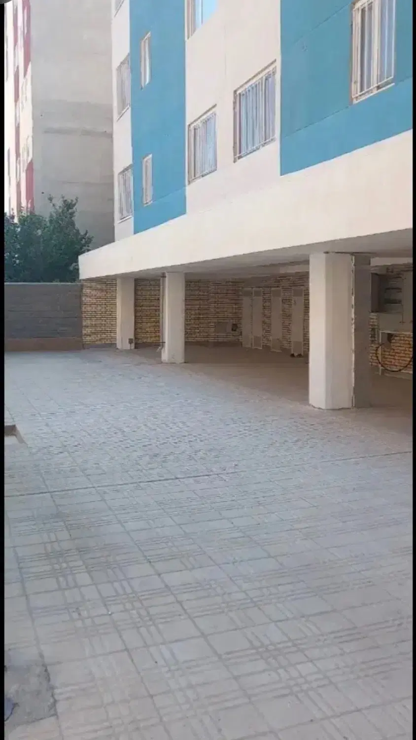 فروش واحد ۱۰۲ متری در قلب شهر مهاجران
