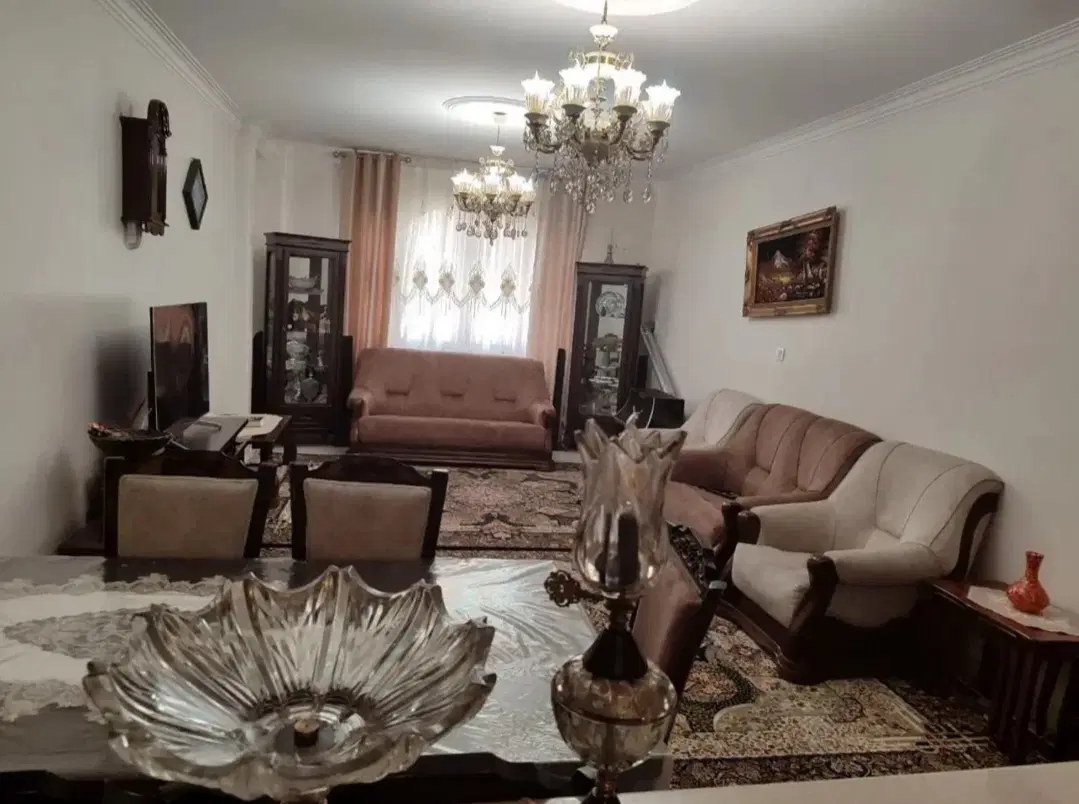 73 متر خیابان امامت