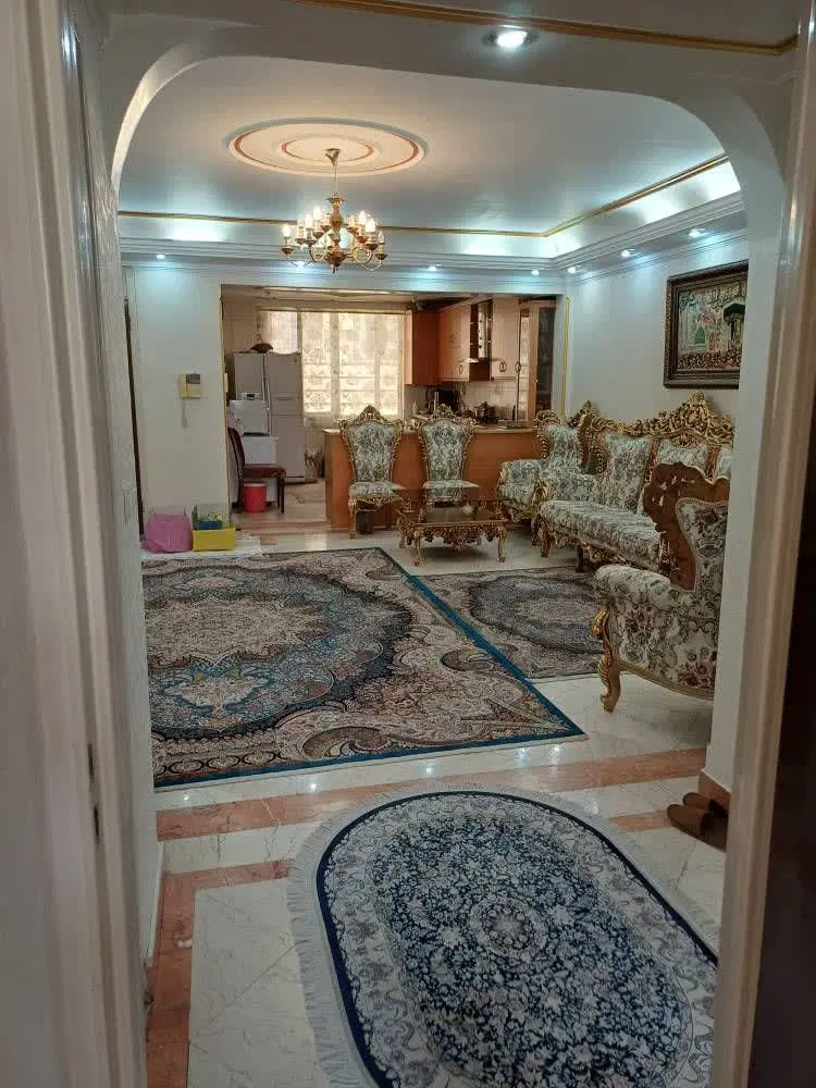 آپارتمان ۸۰ متری بازسازی شده با پارکینگ
