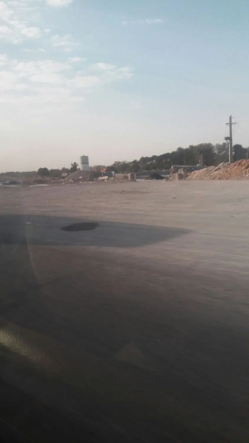سه راه آذری2700متر زمین بابنای تجاری.فروشنده
