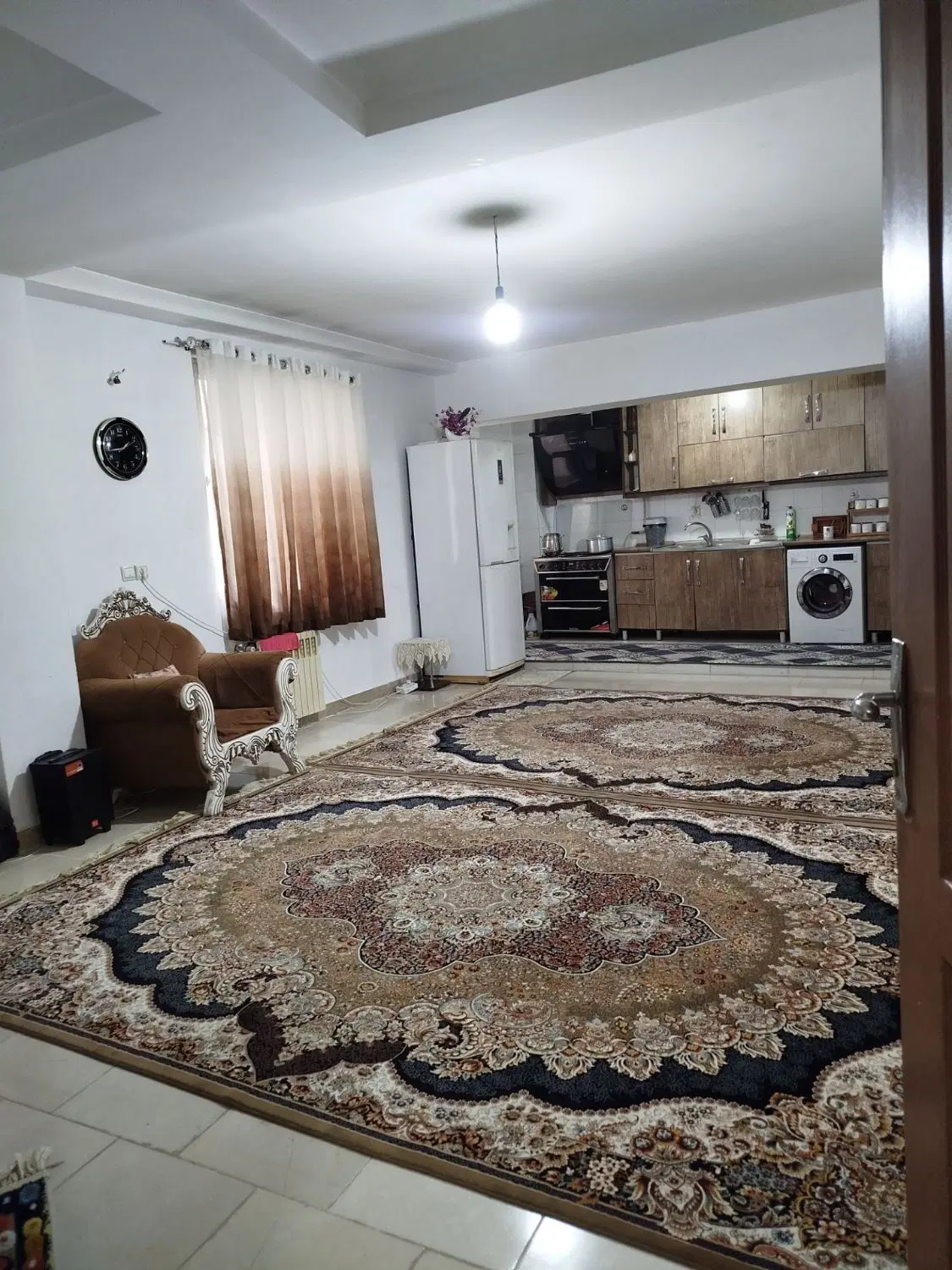 فروش و رهن کامل آپارتمان . قزوین _ خیابان تبریز