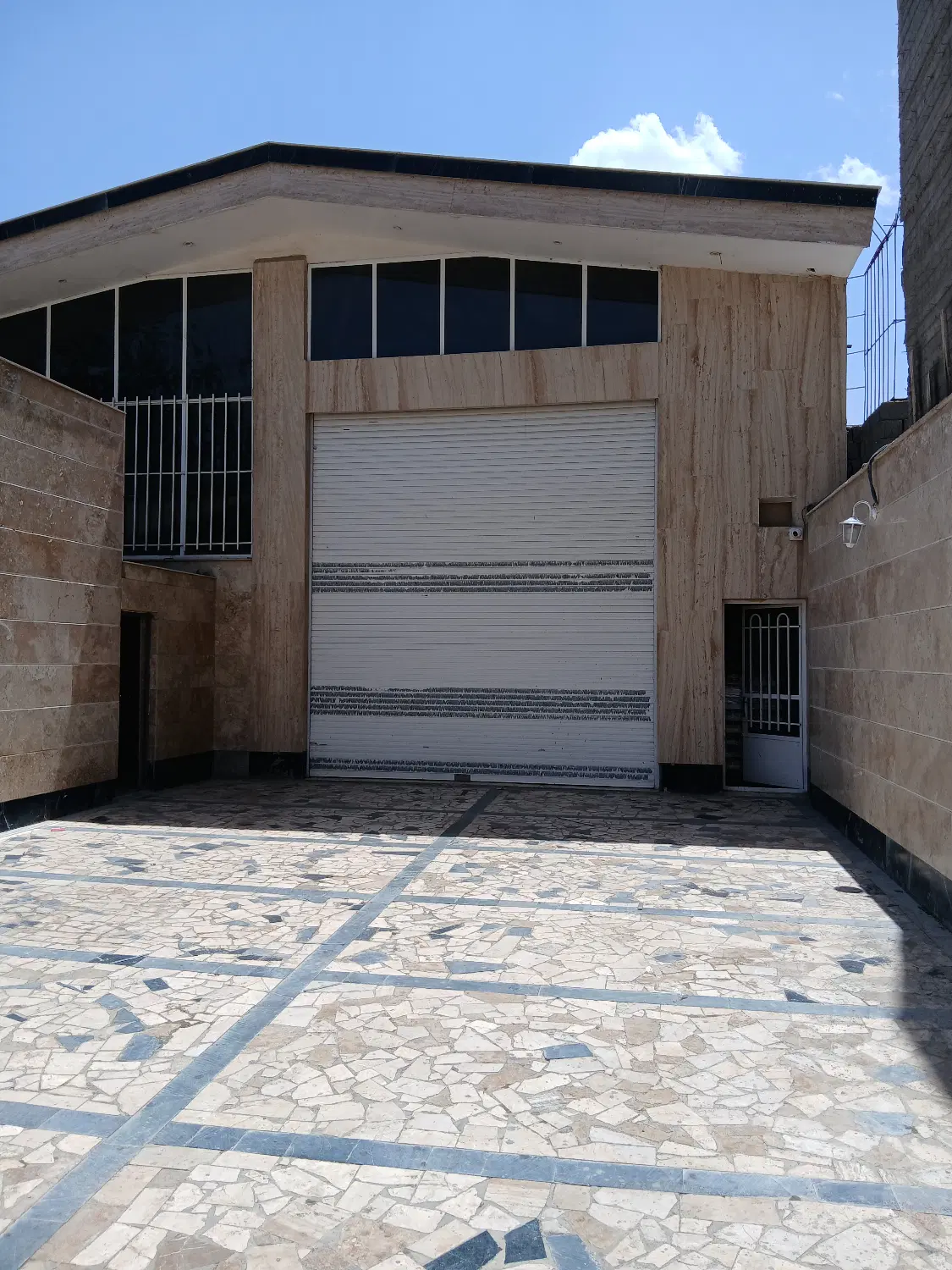 سالن صنعتی فروشی