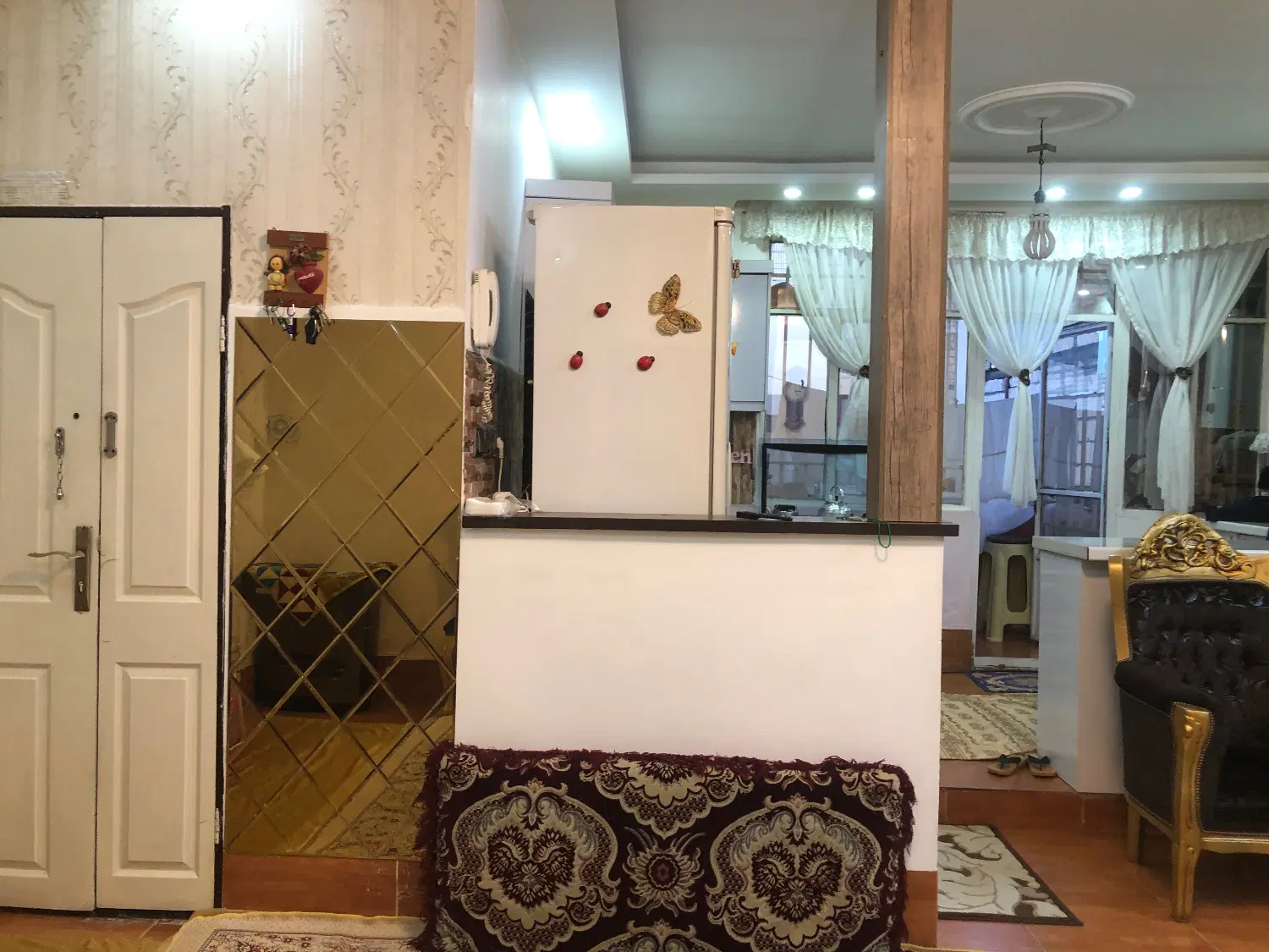 آپارتمان۸۰متری حاشیه ۲۰متری هنرور ۲۰